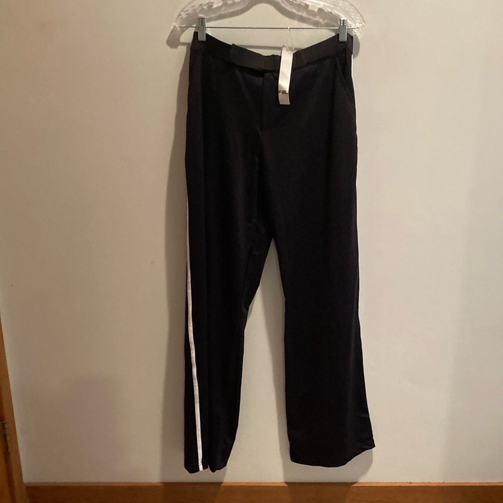 29. Fal stretch pants NWT